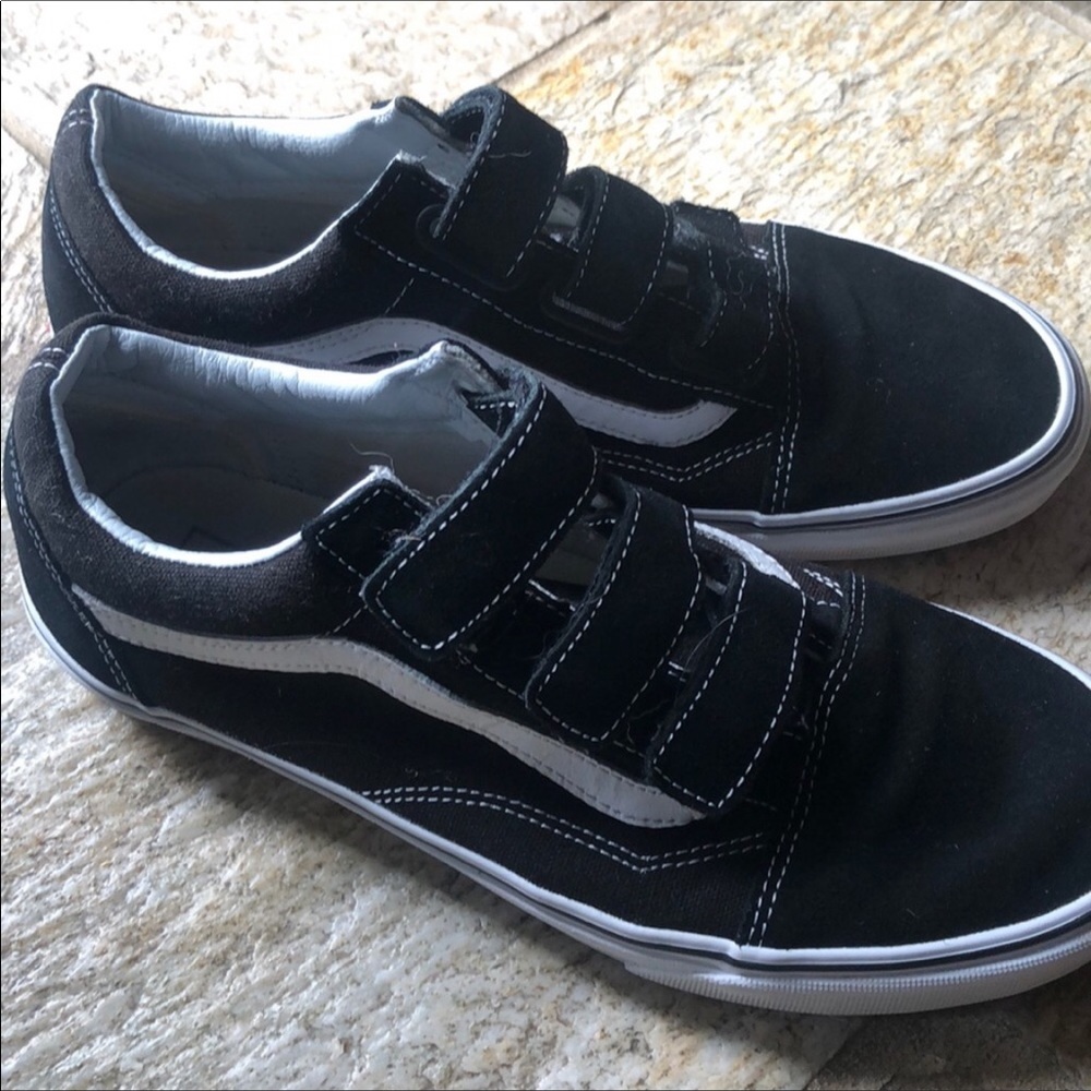 Men’s size 10.5 shoe!!